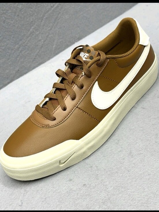 Athletic_Shoes